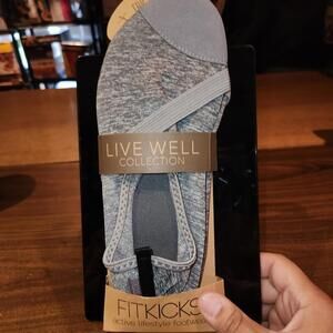 NEW FITKICKS Women’s  Outdoor yoga beach active Footwear Sz S 5.5-6.5 Gray Water